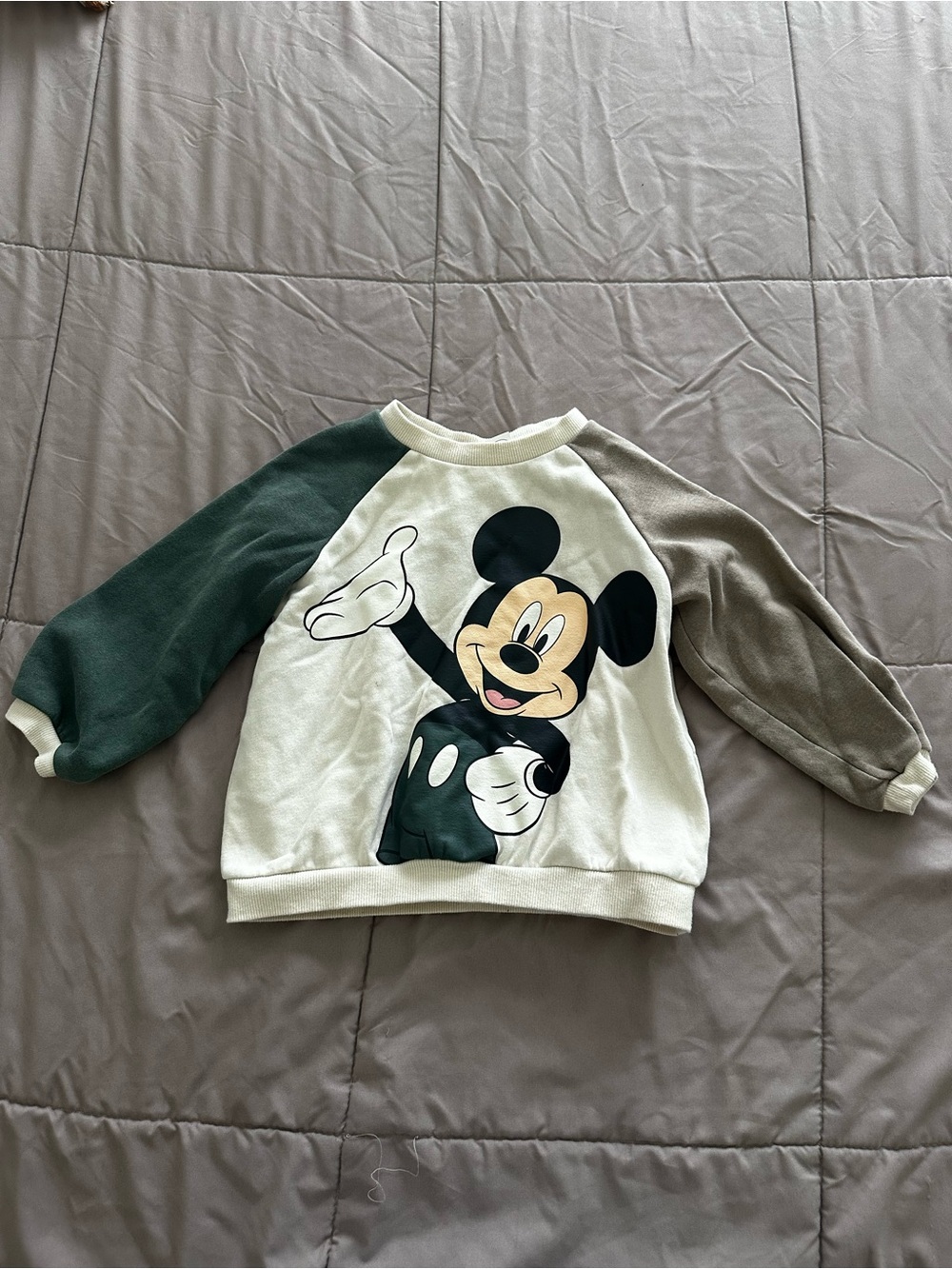 Disney Mickey Mouse Fleece Sweatshirt Toddler Boys size 3T H&M
